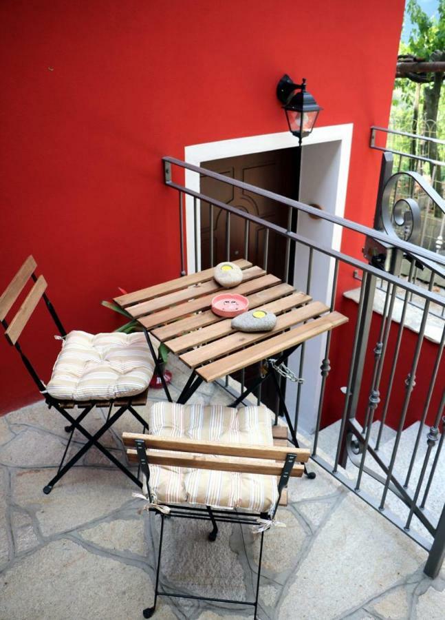 Agriturismo Nonni Devia Lucinasco Экстерьер фото